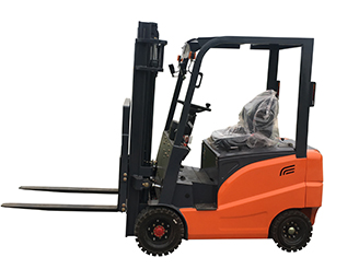 Four Wheels Counterbalanced Forklift 1.5T